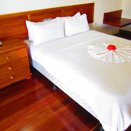 Madang Star International Hotel Szoba fotó