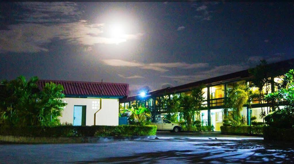 Madang Star International Hotel Kültér fotó